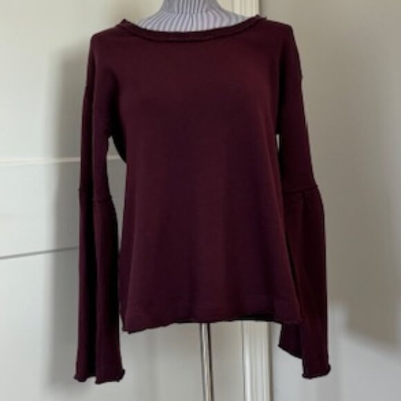 Caslon Sweatshirt w/Fluted Sleeve (M) - Picture 2 of 5